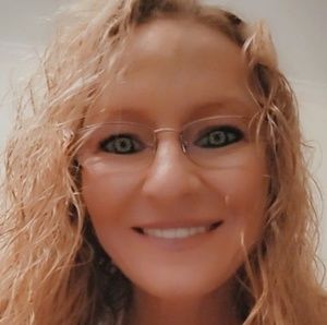 Meet your Posher, Michele